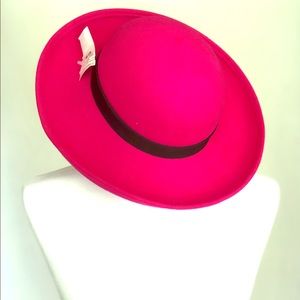 Woman’s Brim Hat, Raspberry color